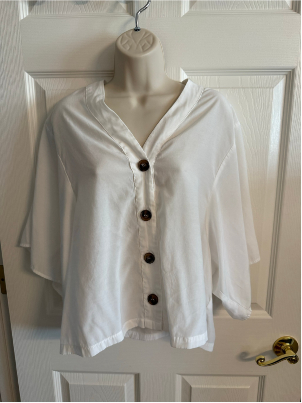 White Birch Relaxed Fit White Button Down Kimono Sleeve Top V-Neck Blouse Small